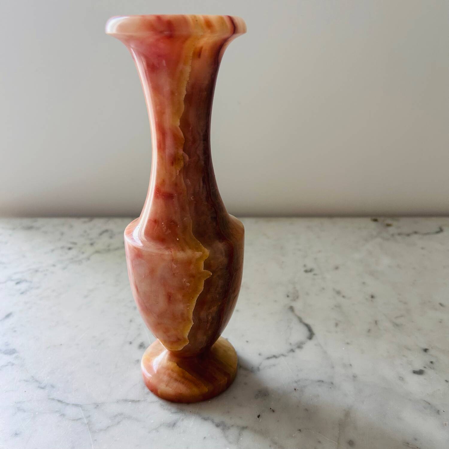 Vase en onyx rose
