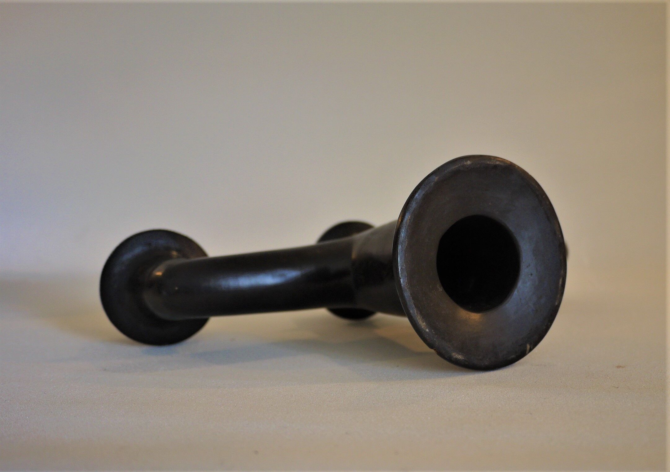 3-branch black candlestick