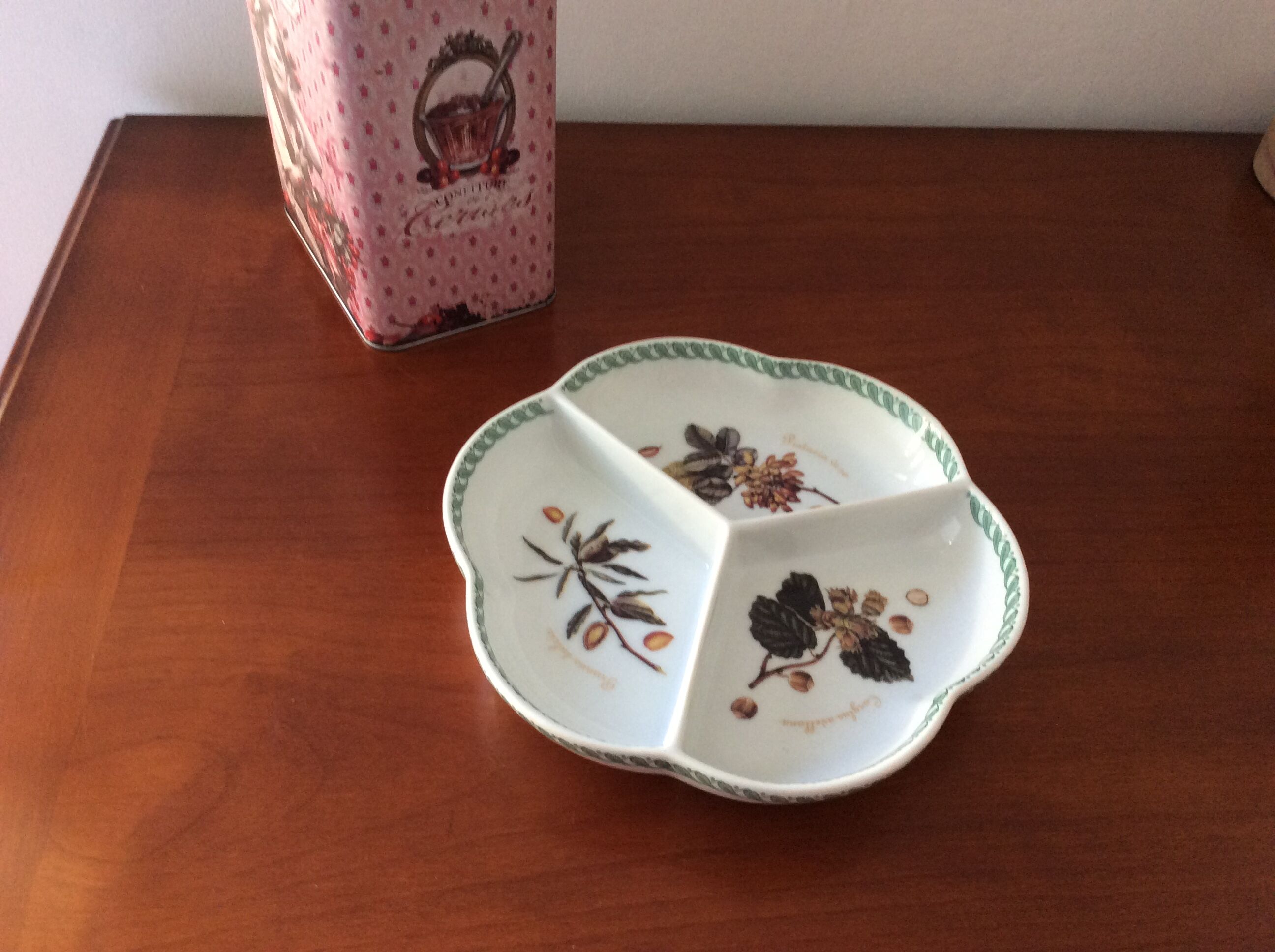 Tognana porcelain compartmentalized cup "Le Terrine Botaniche"