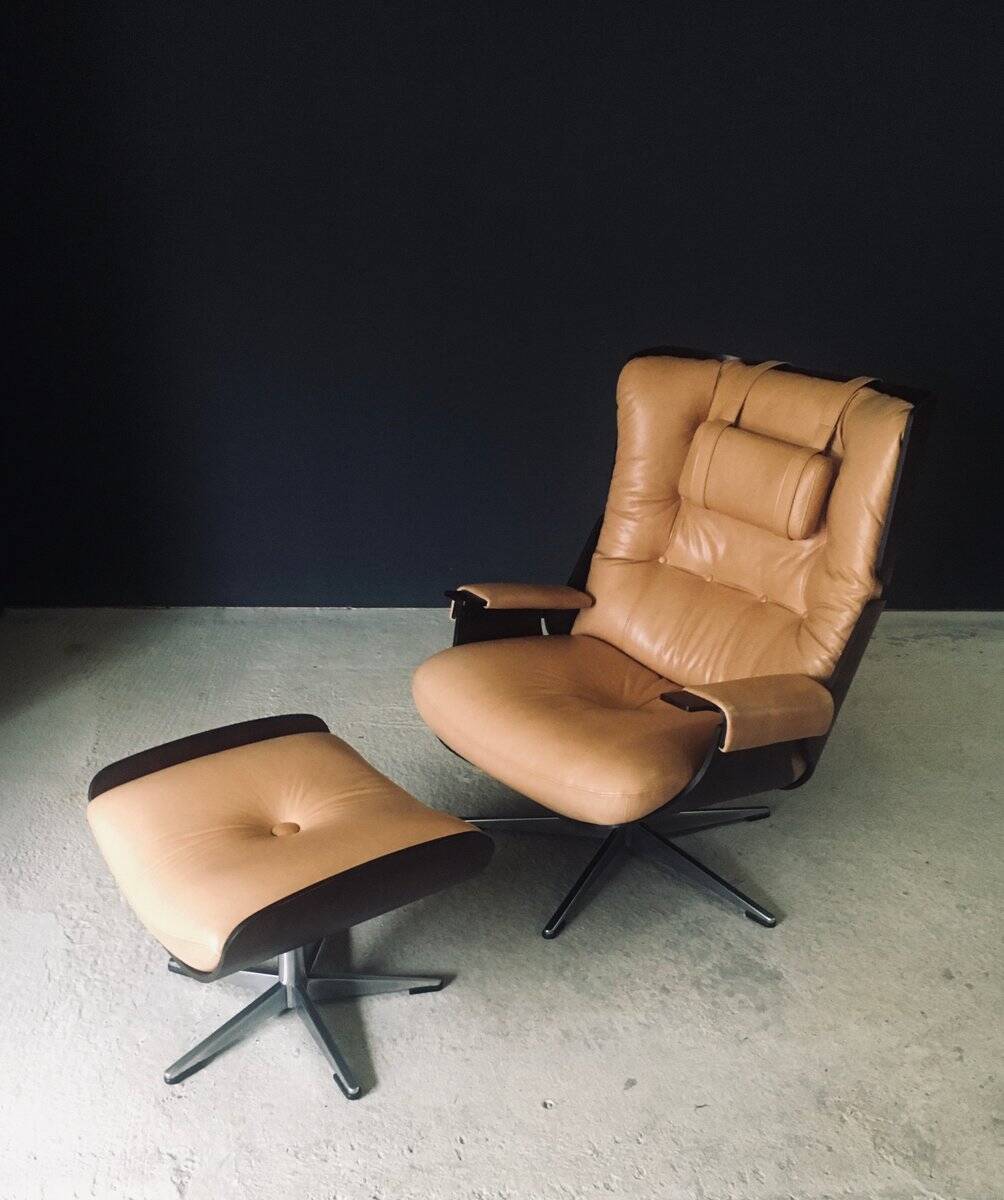 Set of Mid-Century Modern Leather Lounge Chair and Ottoman, Germany, 1960s