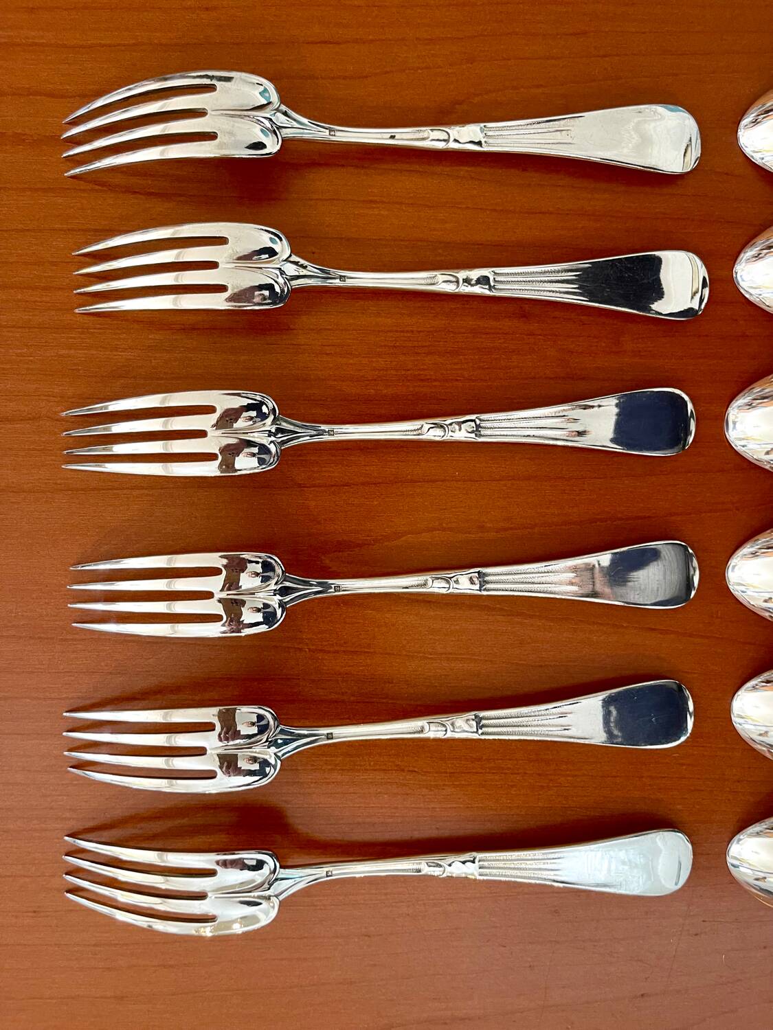 6 fourchettes et 6 cuillères Christofle hemerocalle