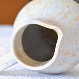 Carafe artisanale en grès moucheté