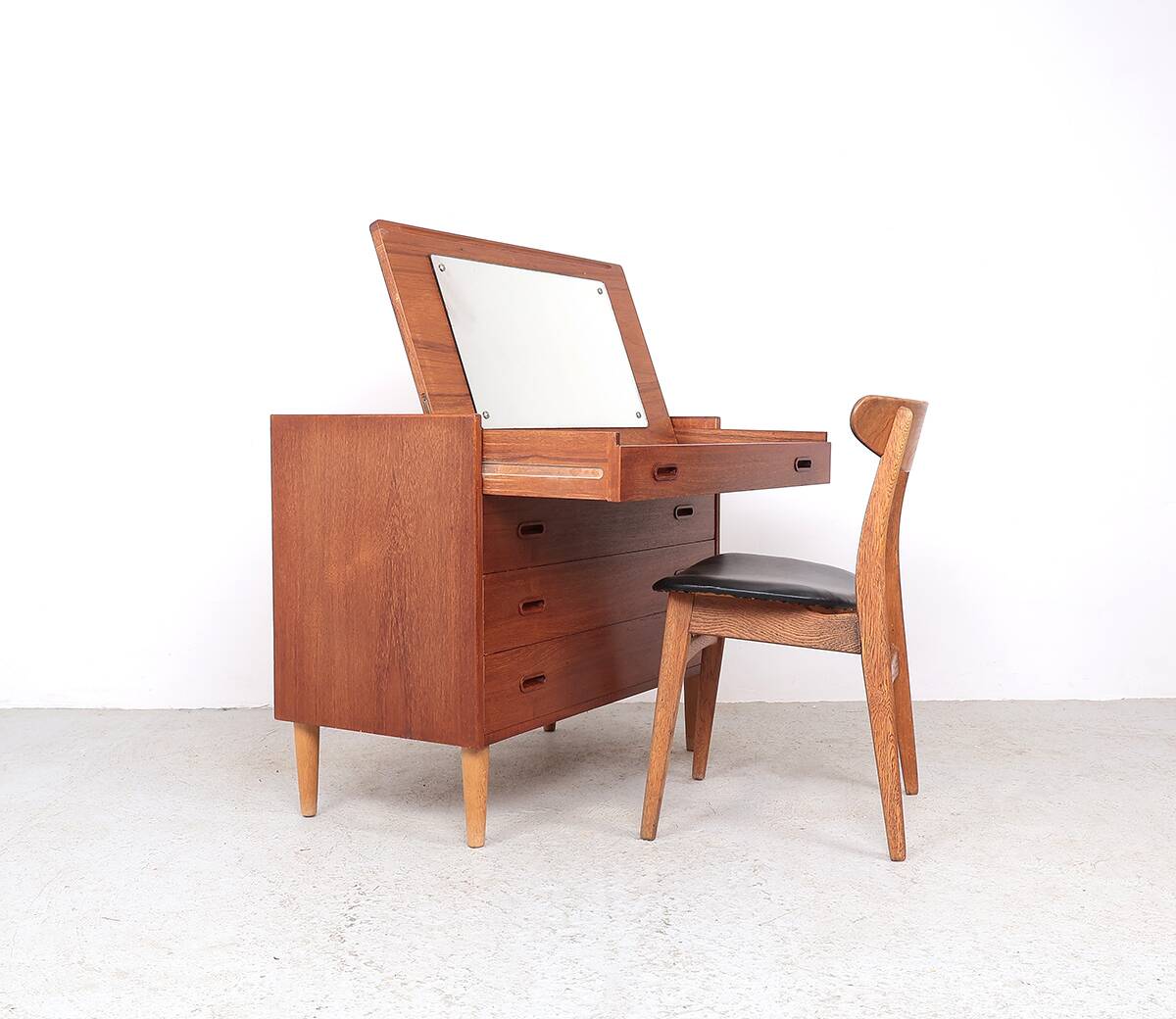 Danish design teak chest of drawers with dressing table, 1960s