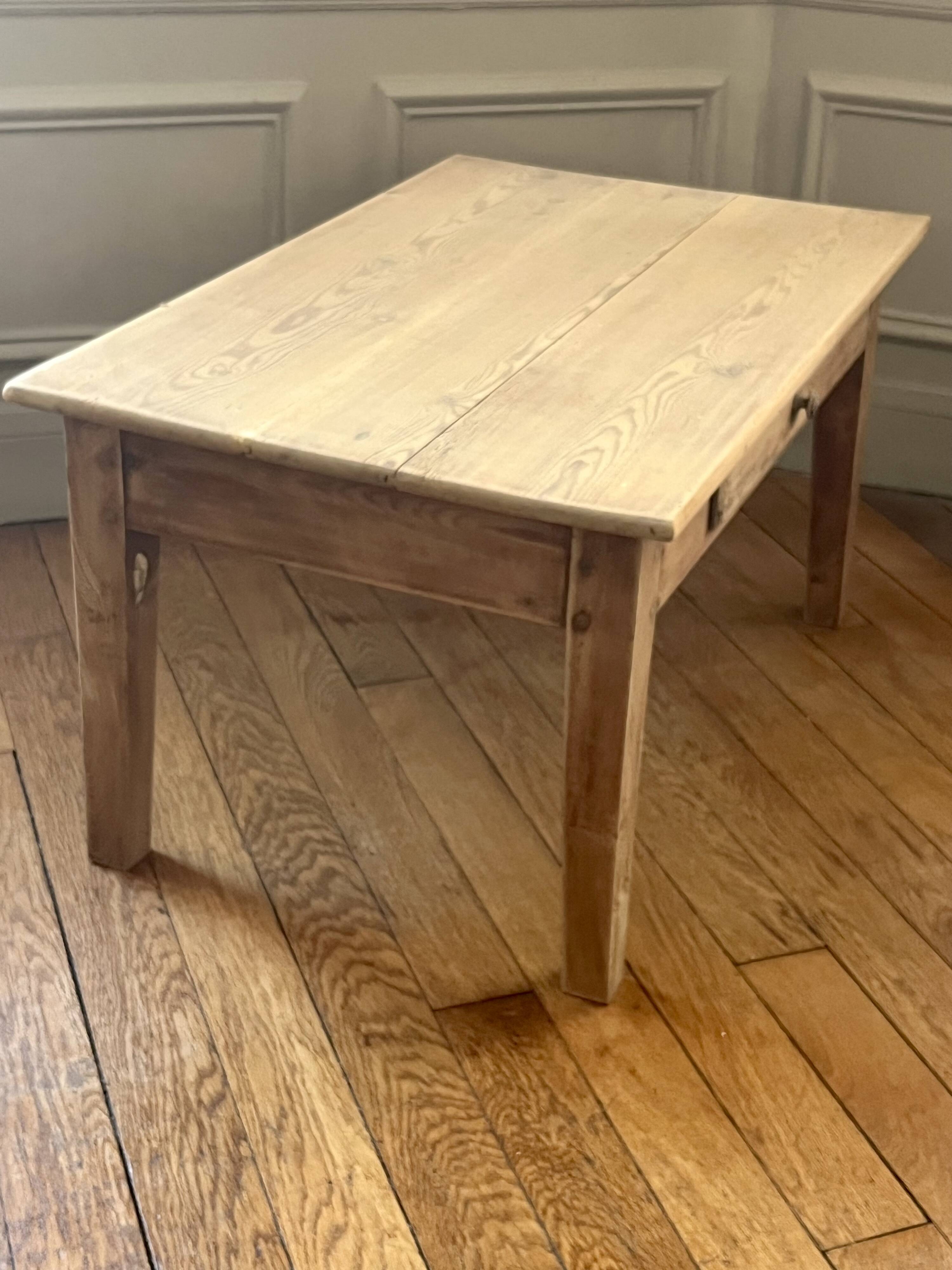 Table basse de ferme