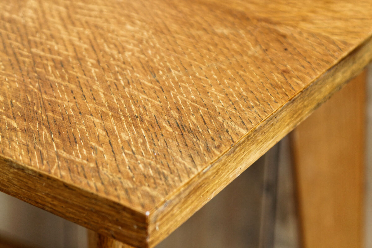 Desserte scandinave en bois pieds compas