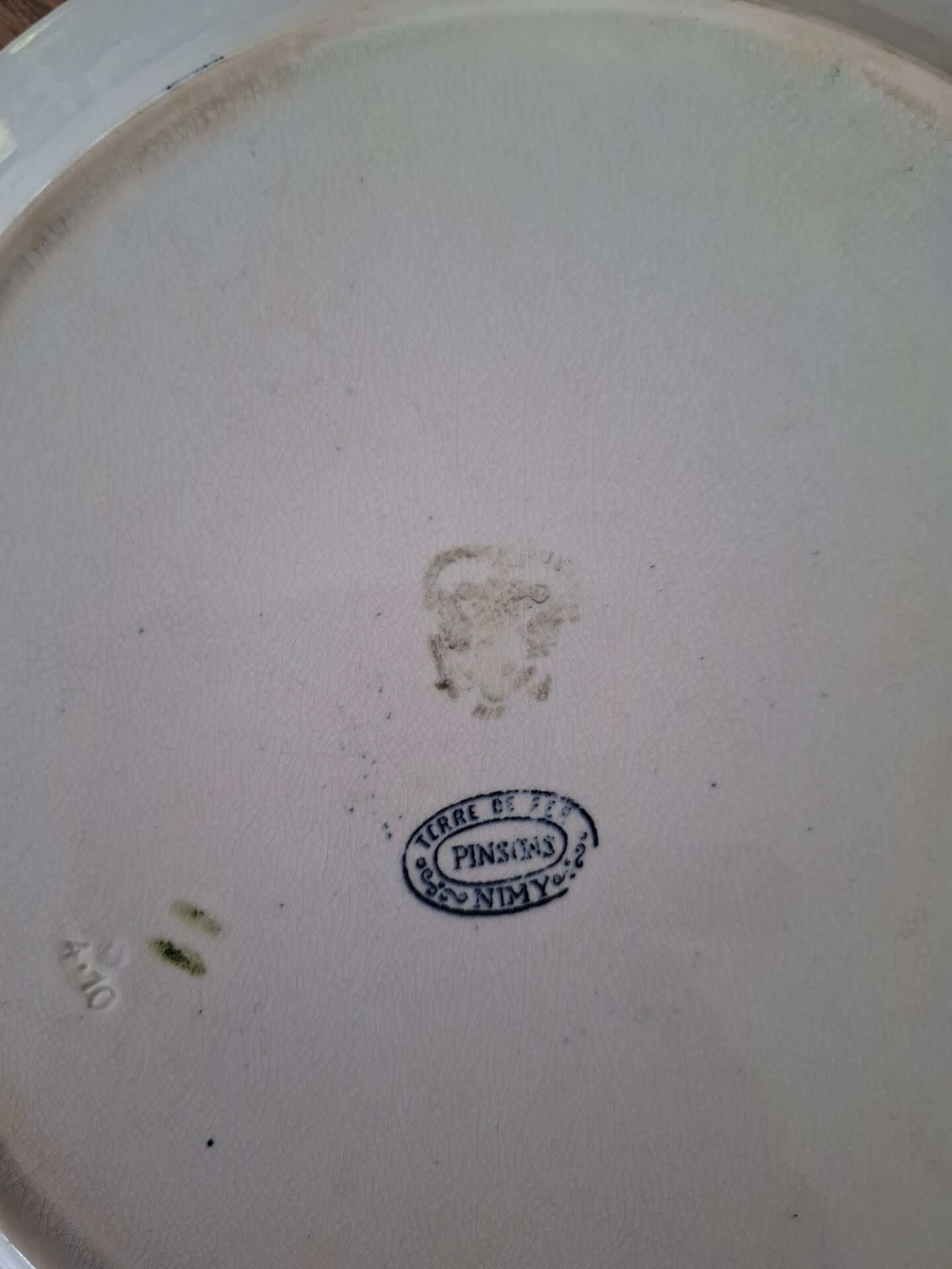 Round plate of iron earth