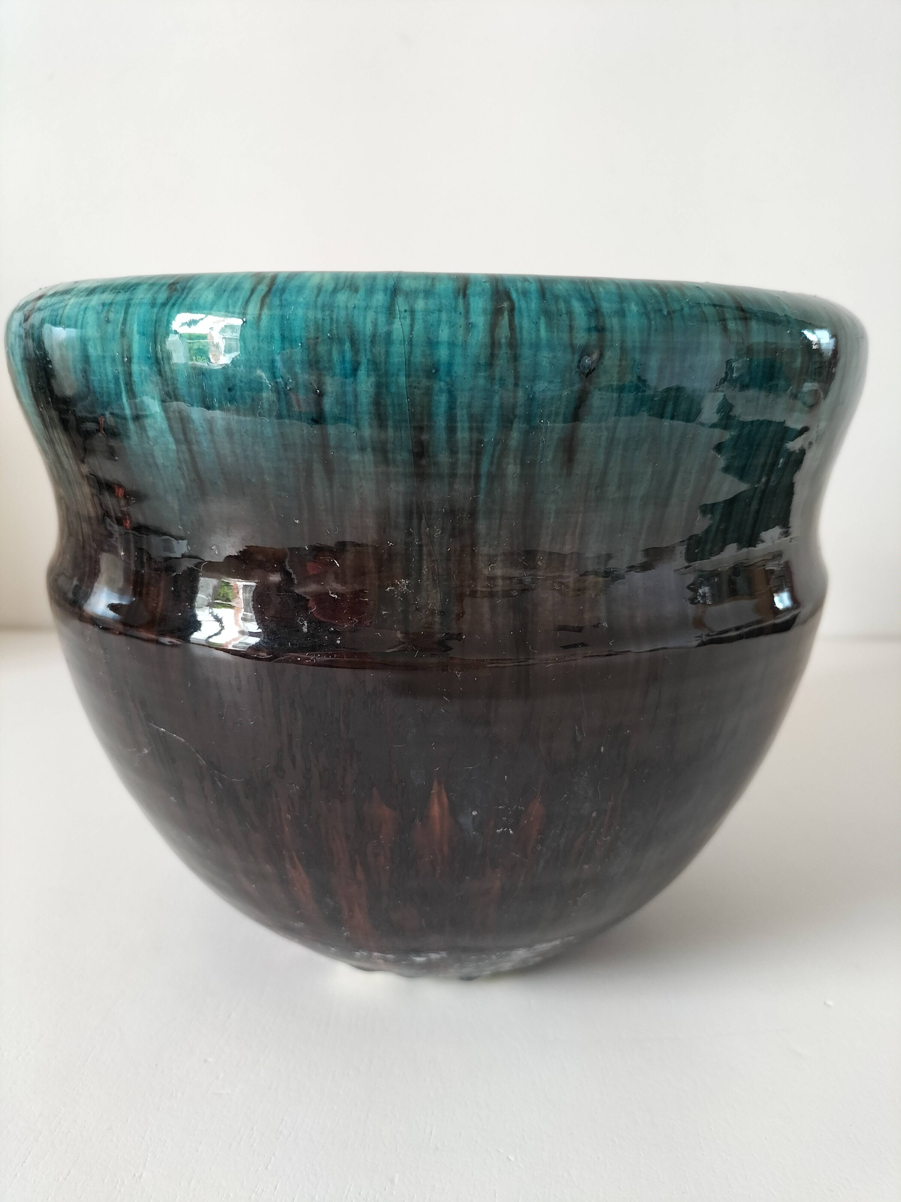 Accolay cache-pot in blue petrol and deep black glazed stoneware.