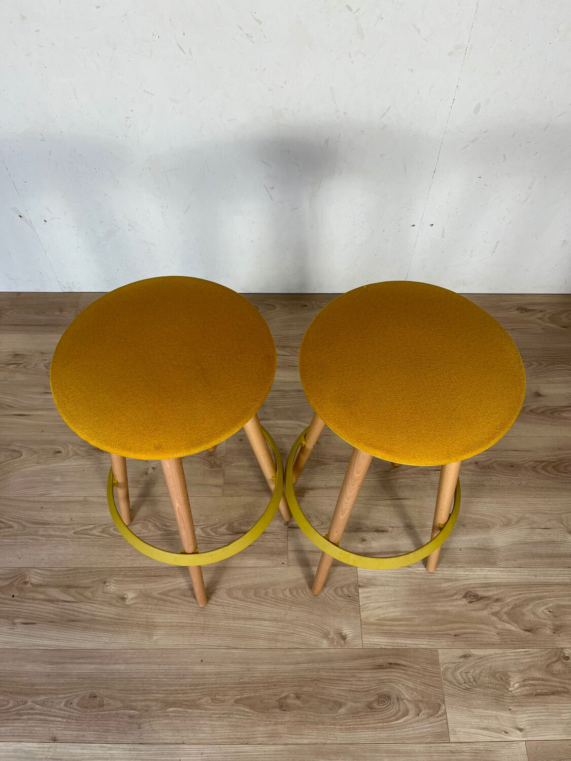 Enea Lottus high stool - Contemporary design - Light wood