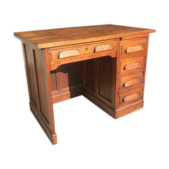 Bureau de notaire des années 50