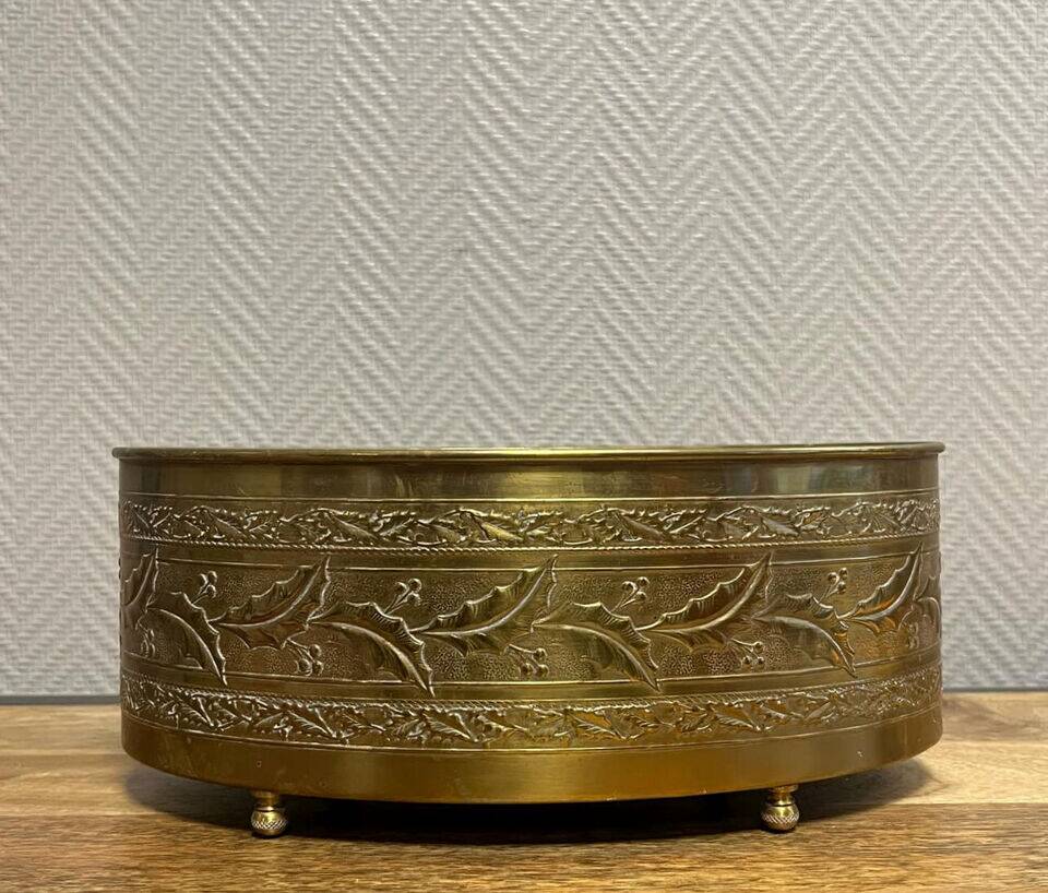 Art Nouveau period planter in embossed copper circa 1900