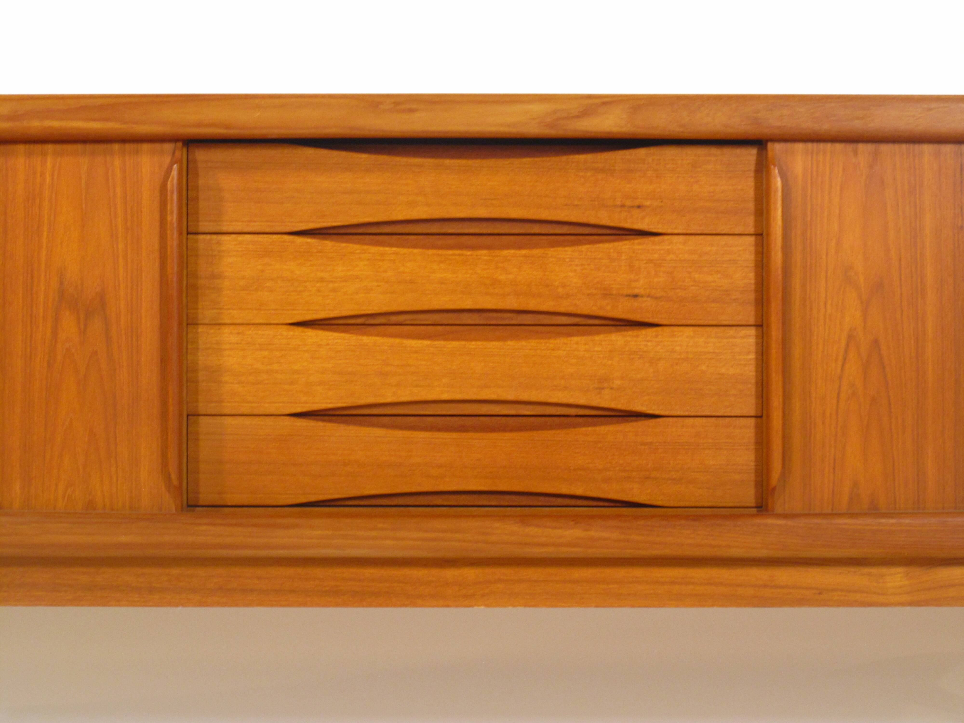 Enfilade scandinave en teck pas Hp Hansen Danemark 1960's