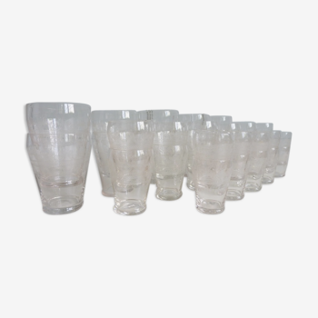 32 antique glasses engraved with Friezes of Arabic and spirals