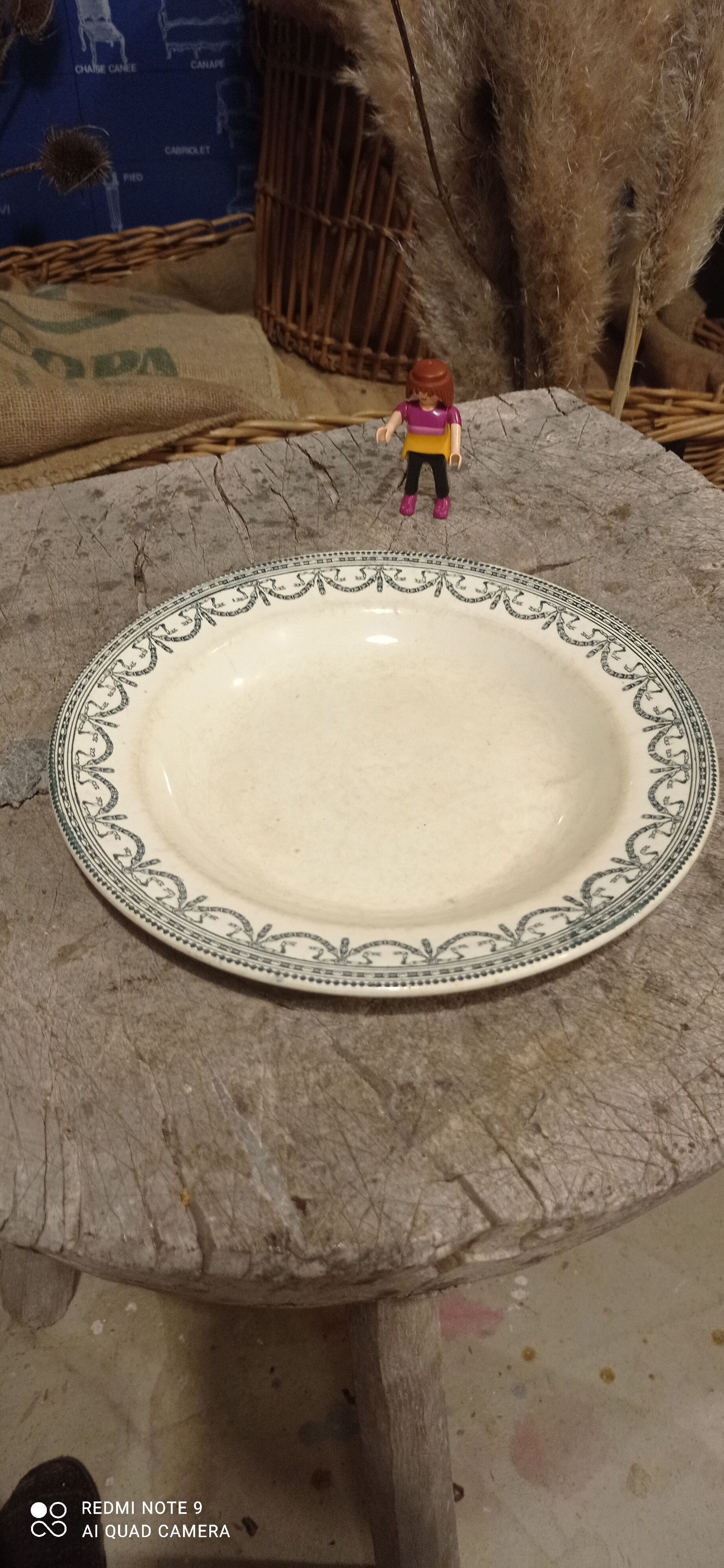 Lot plates iron earth