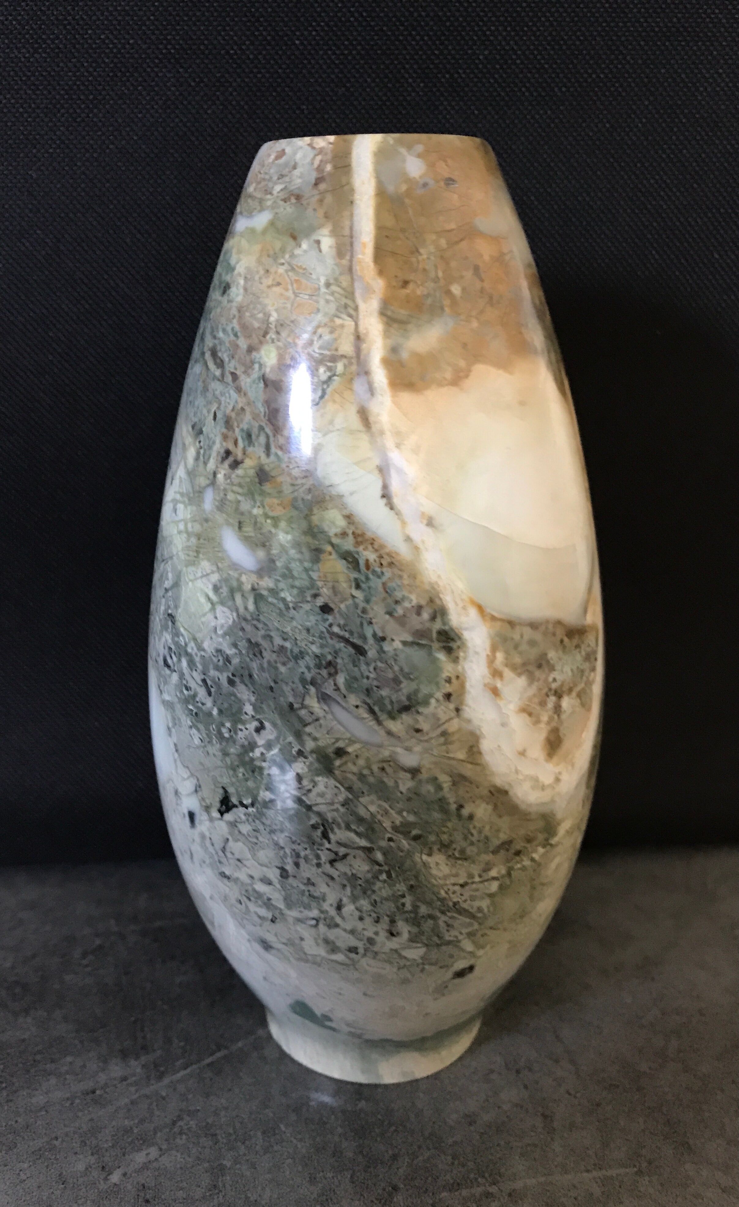 Vase soliflore in natural pierre onyx light green
