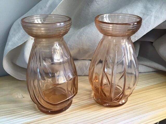 3 vases pink glass