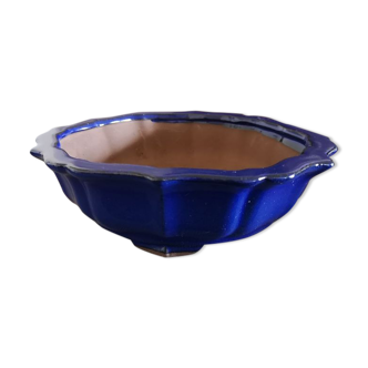 Blue enamelled terracotta tripod pot, saucer cover, middle xxth