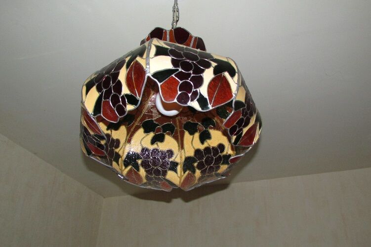 Lustre suspension en vitraux