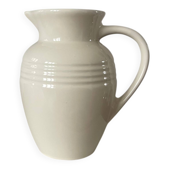 Ceramic jug Le Creuset.