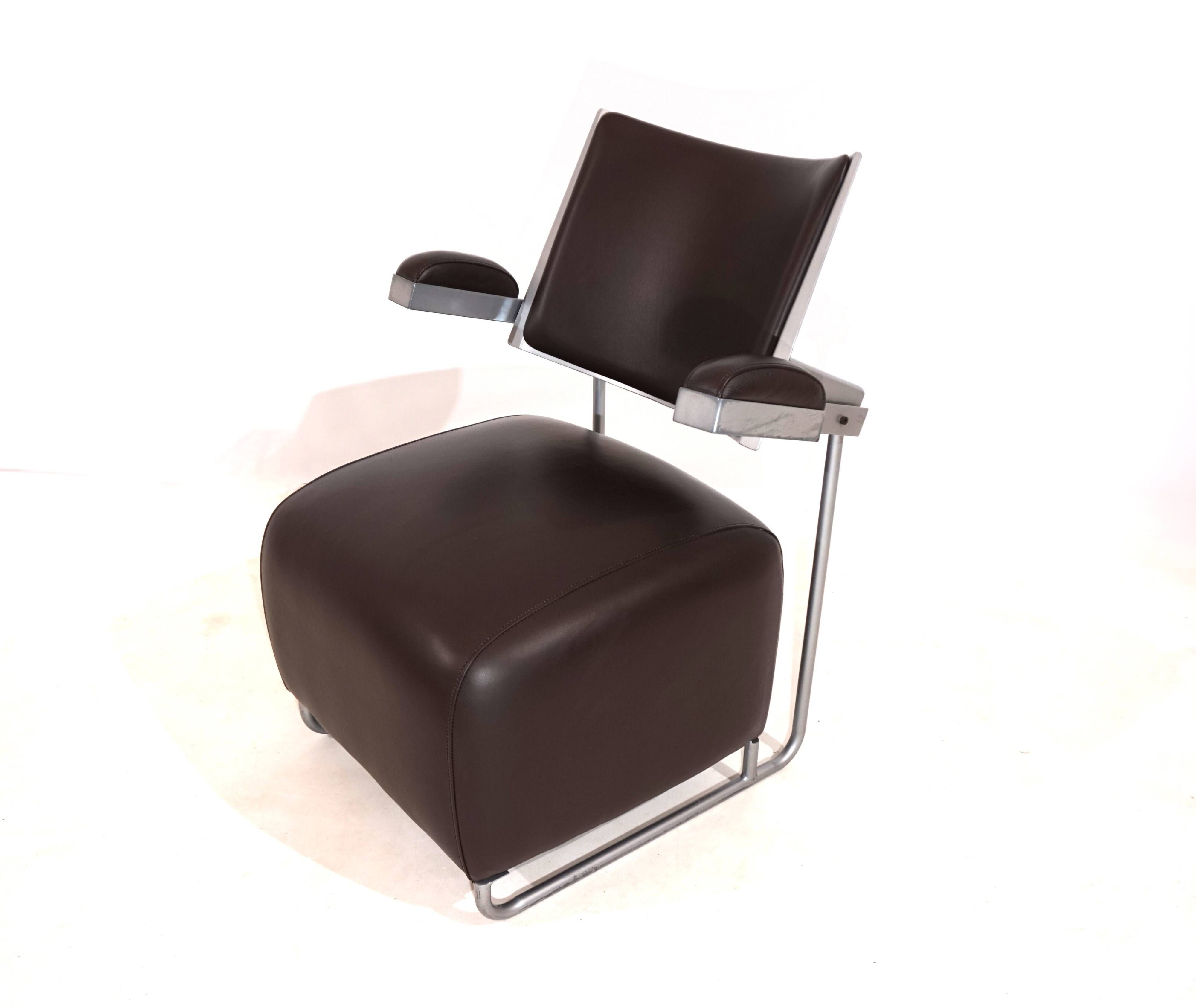 Fauteuil lounge en cuir Oscar pour Inno Oy par Harri Korhonen