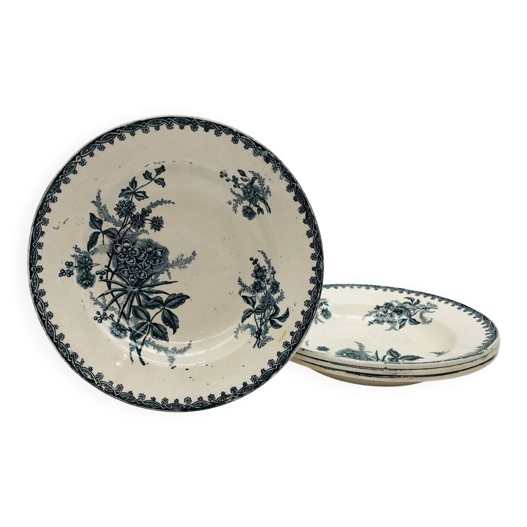 4 deep plates "St-Amandinoise" Model "Margot"