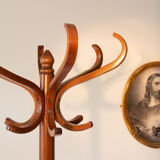Baumann curved wooden parrot coat rack