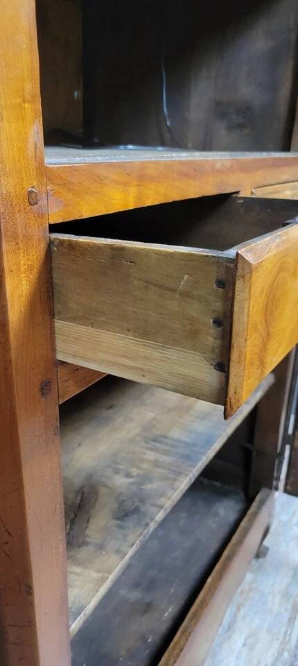 Meuble dit "homme debout" époque louis XV en merisier vers 1750