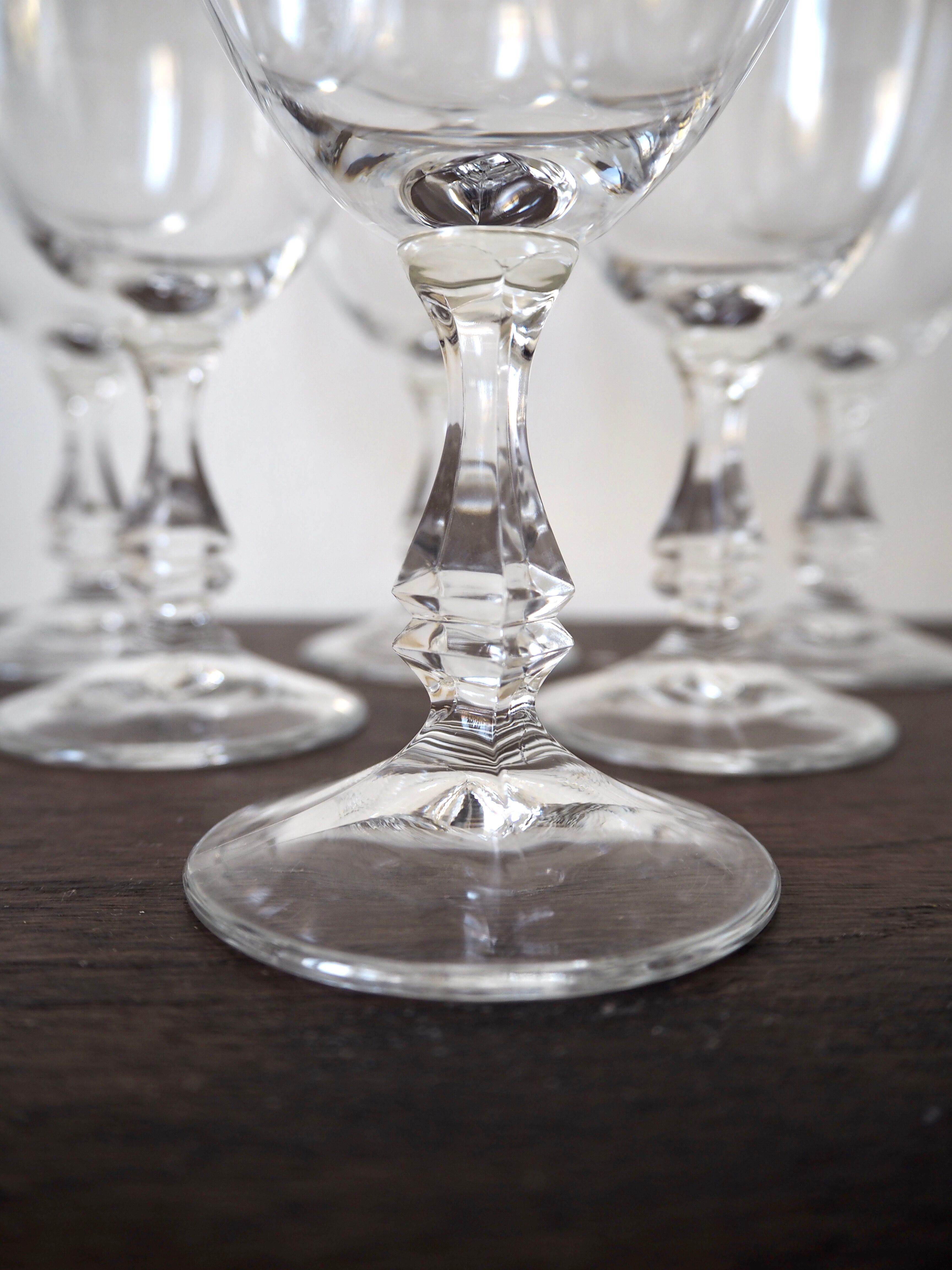 Set of 6 stemmed glasses