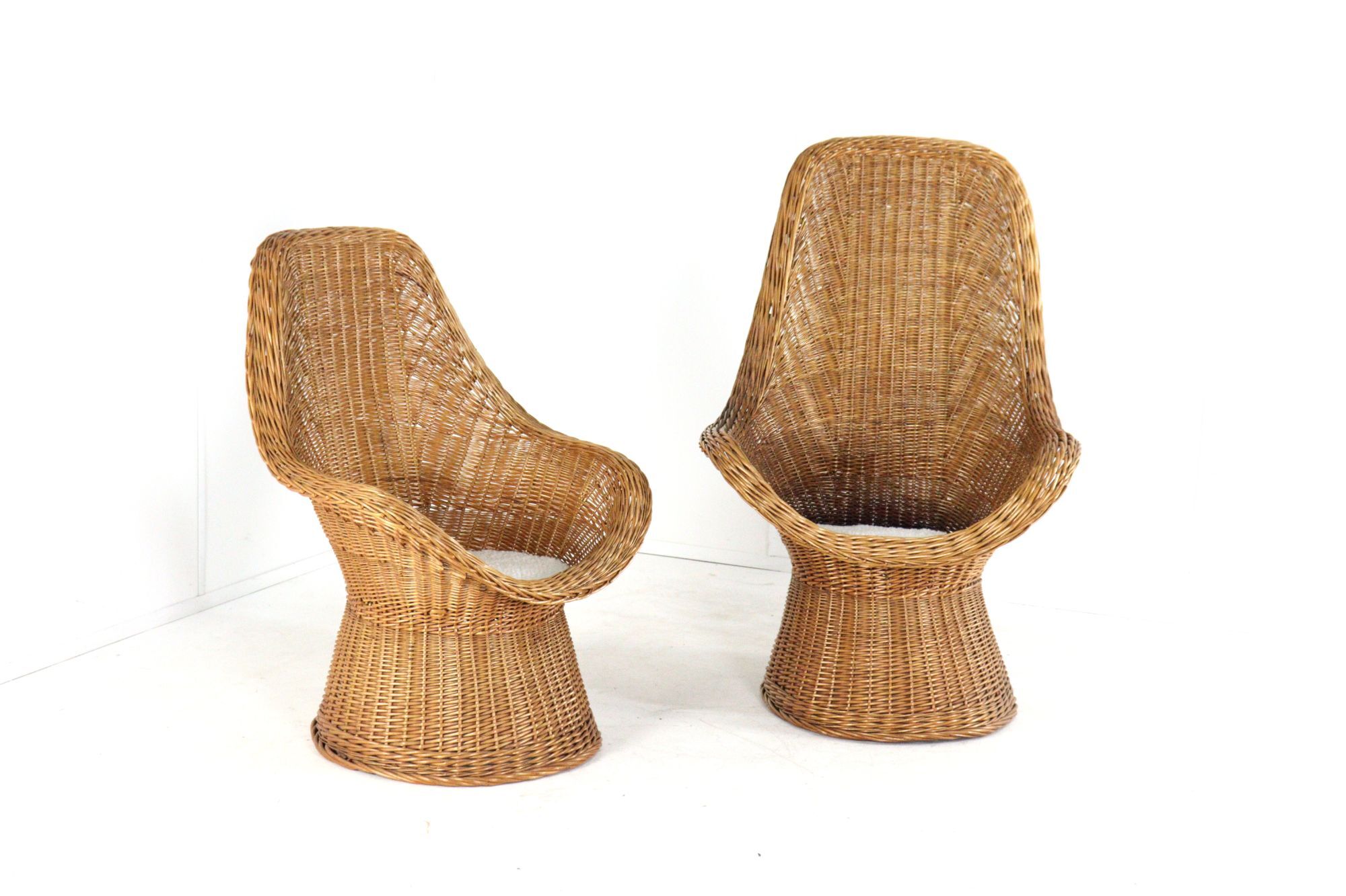 Set of 2 vintage rattan wicker armchairs with white teddy fabric