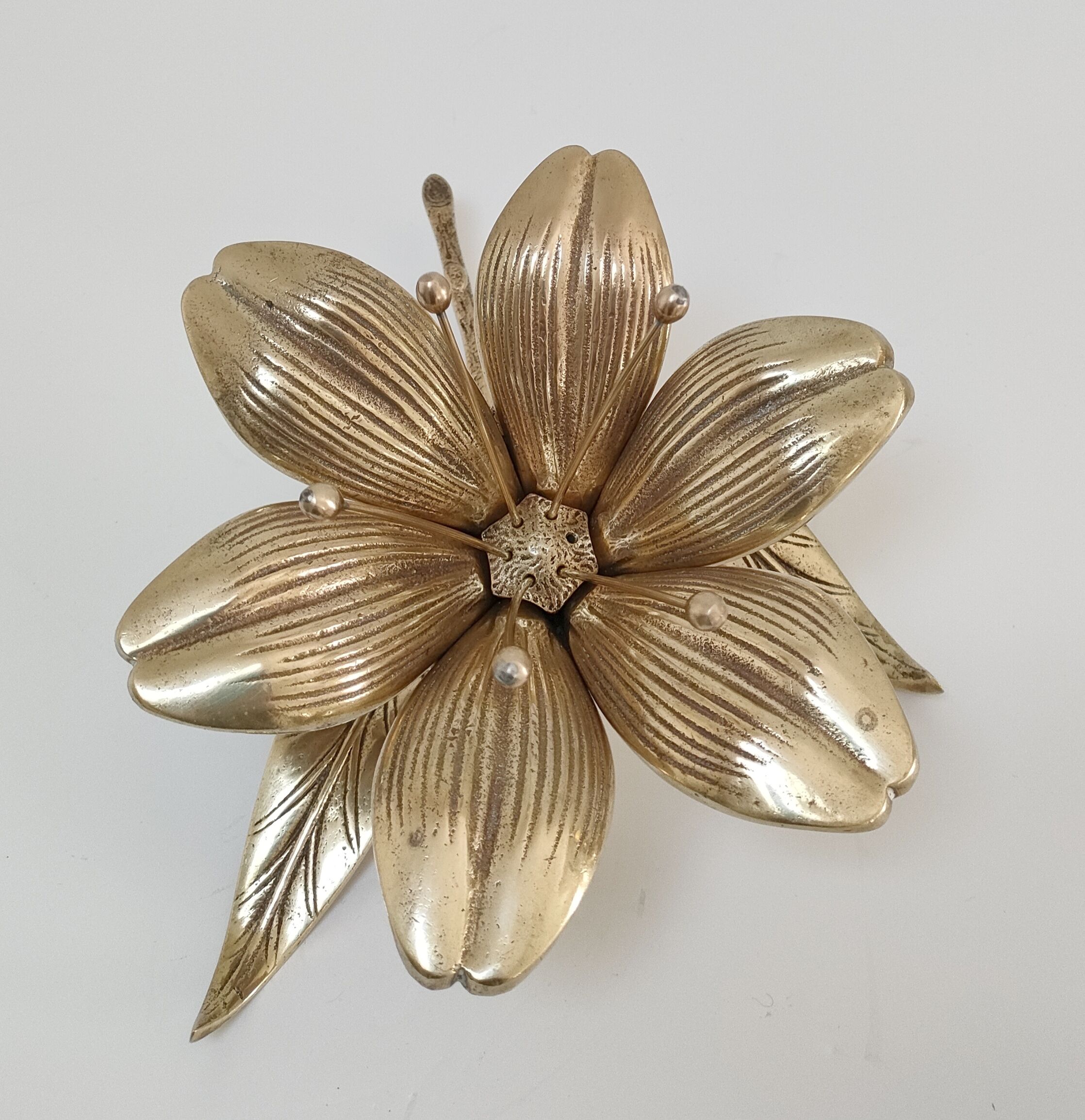 Sculptural flower solid brass ashtray 60/70s
