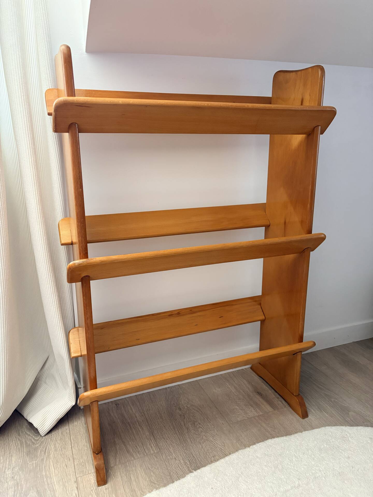 Small vintage wooden library – traditional assembly