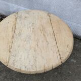 Round coffee table