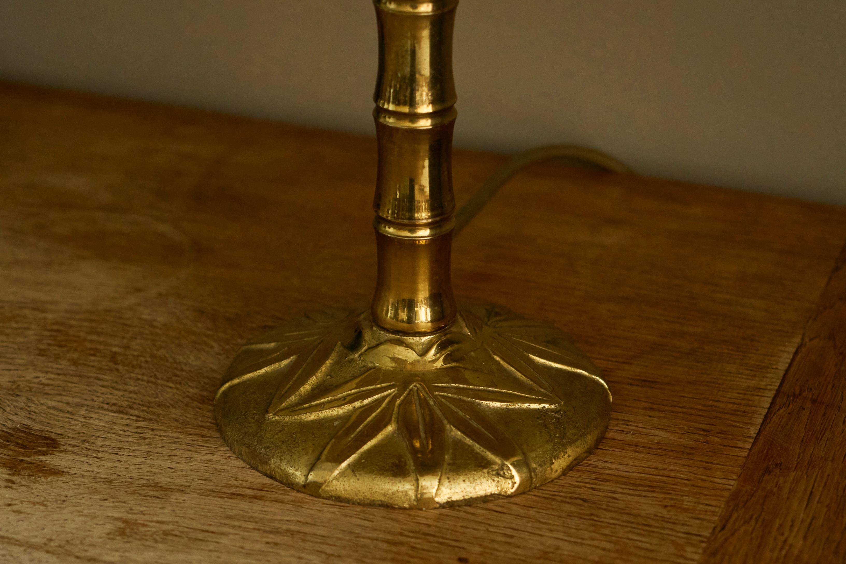 "Faux Bamboo" table lamp in patinated brass from the 1960s.