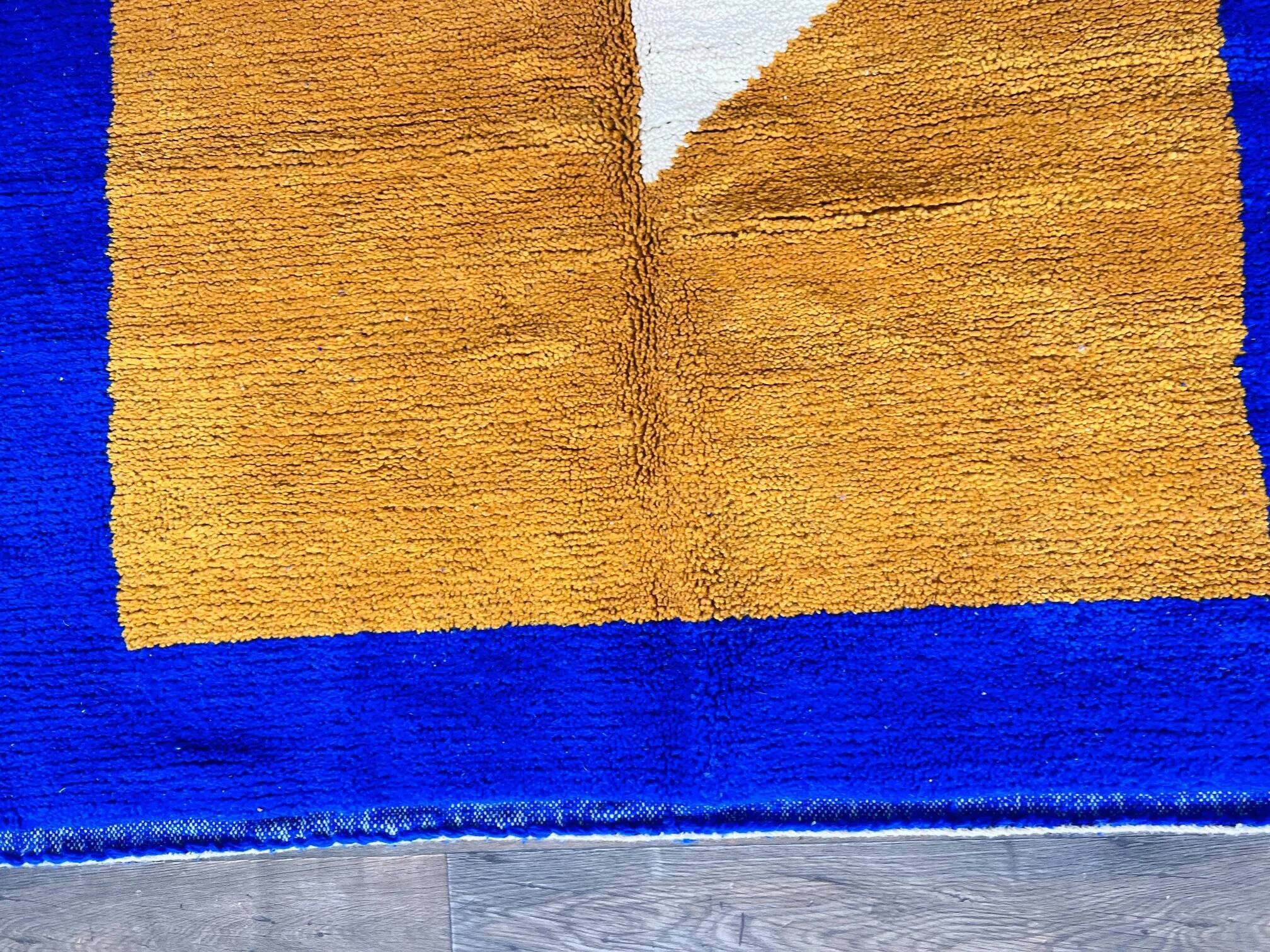 Handmade Moroccan rug, natural wool, 3x2 m.