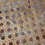 Stunt and curved wood bar stool