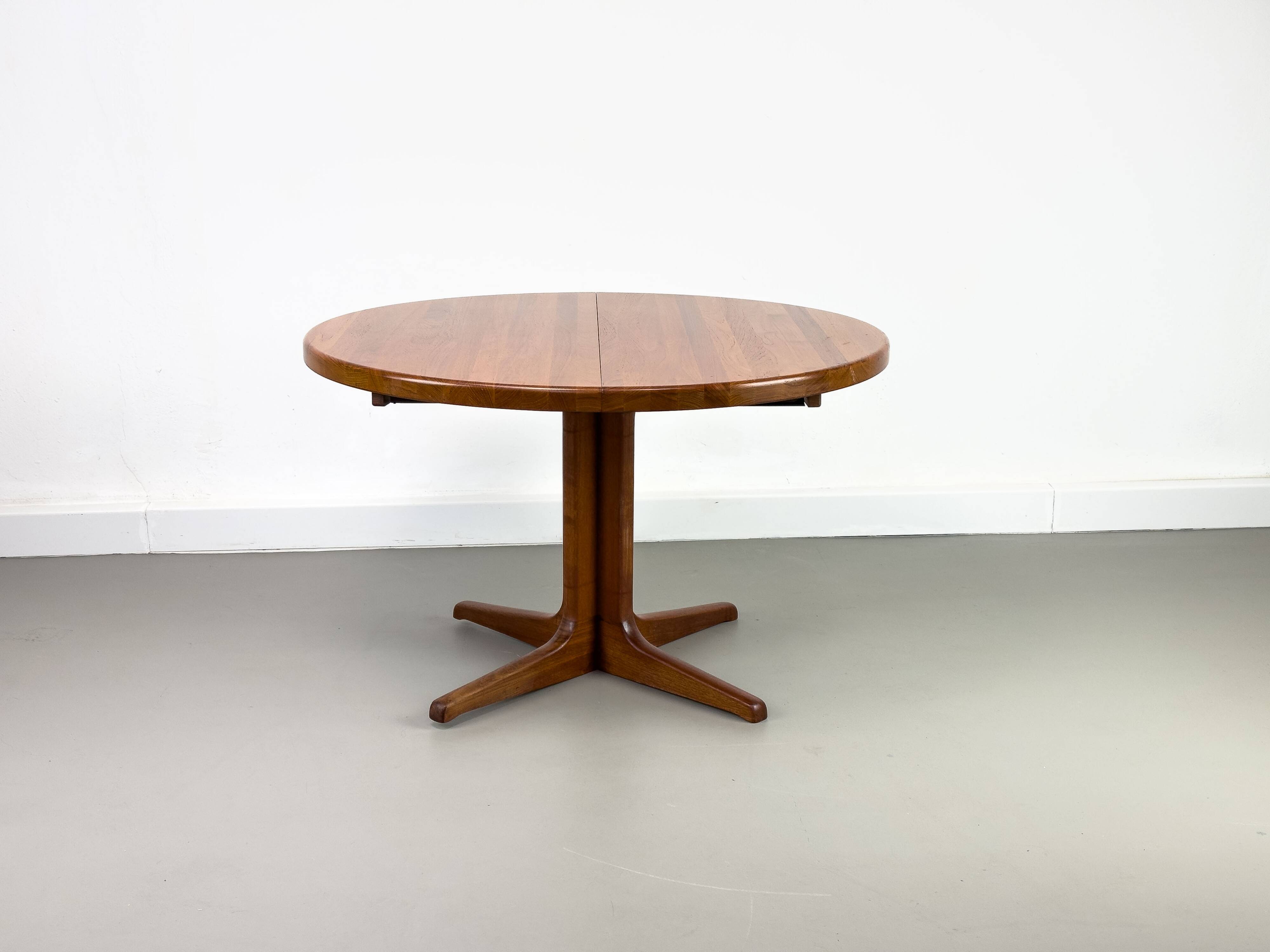Table à manger ronde en teck danois avec rallonge, années 1970