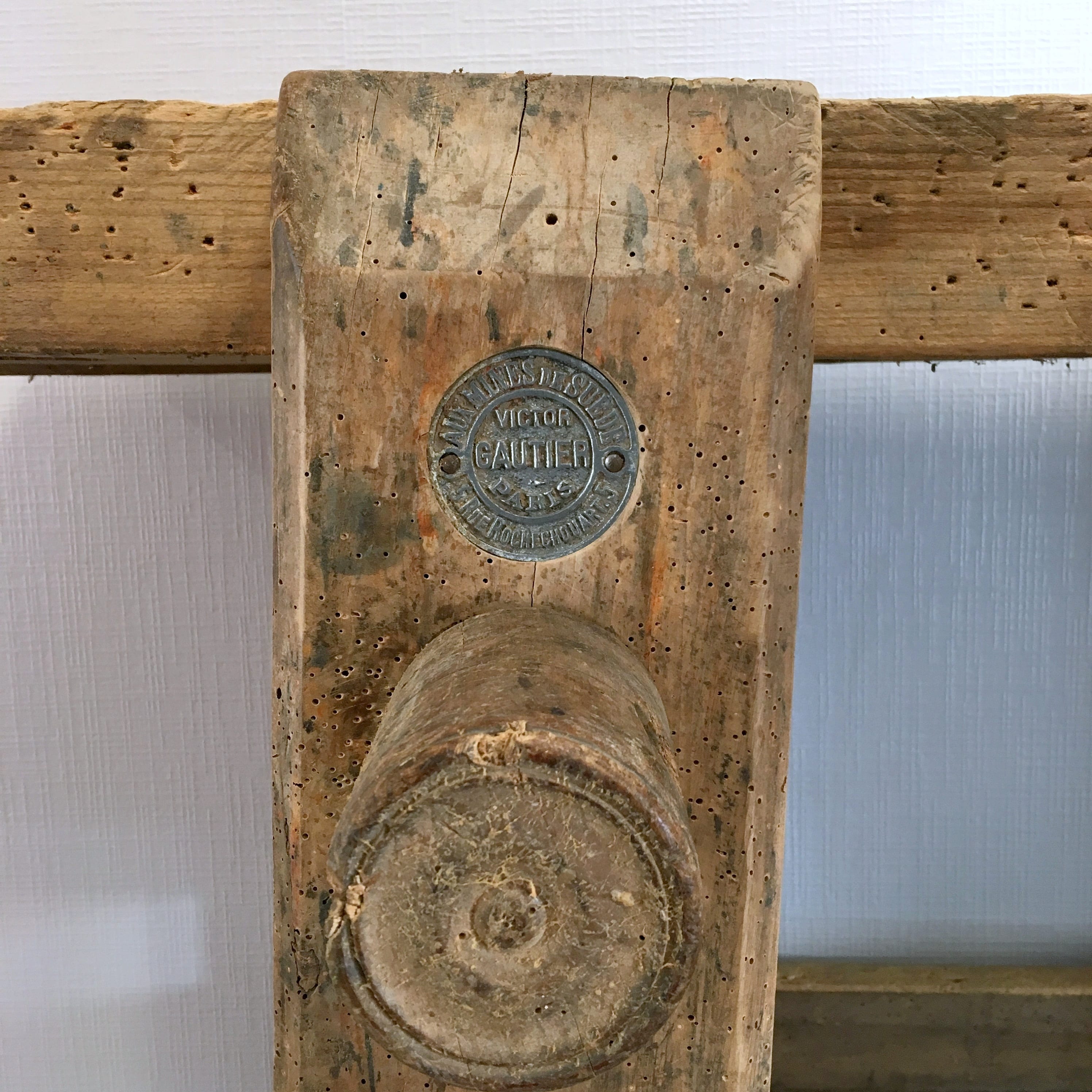 Ancien établi en bois