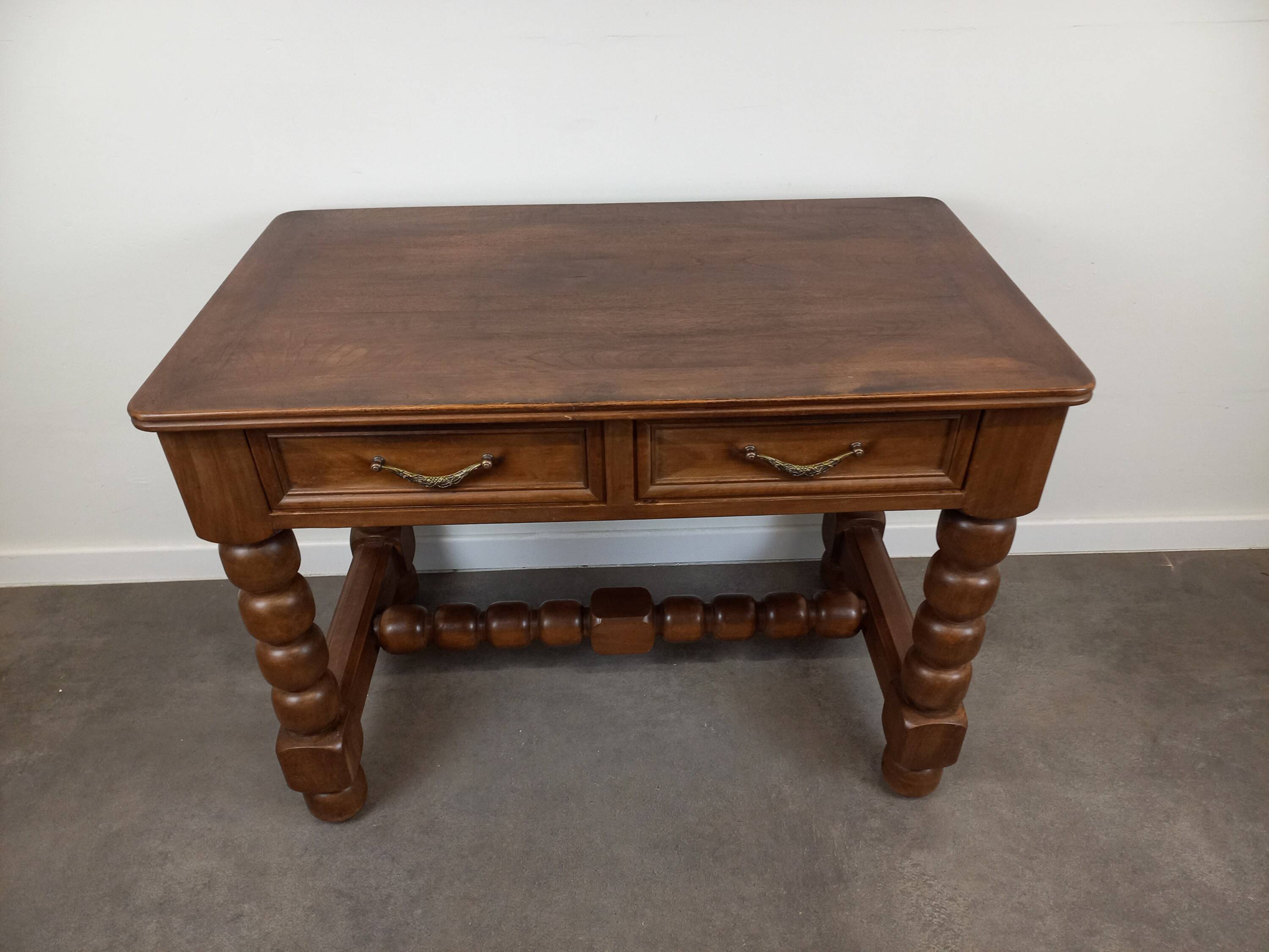 Bureau brutaliste