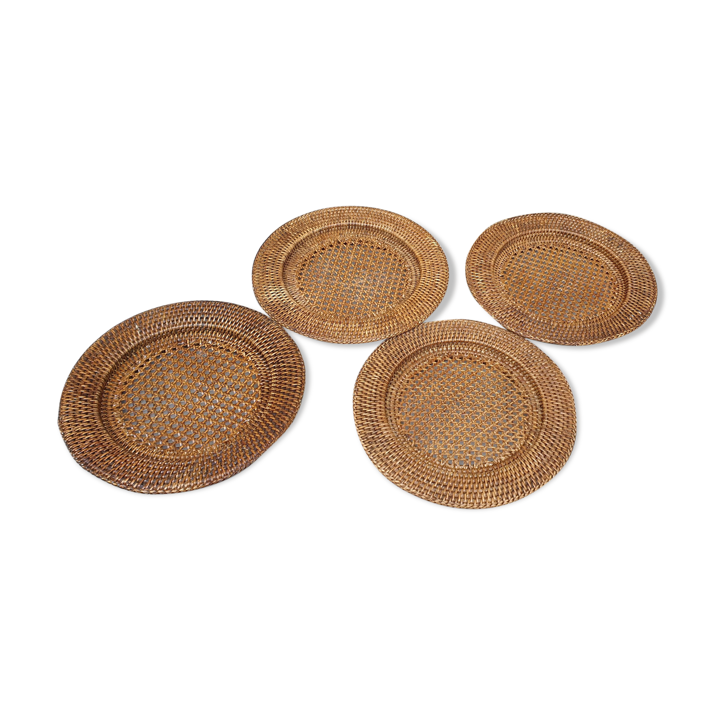 Set of 4 undersized plate in open brown rattan