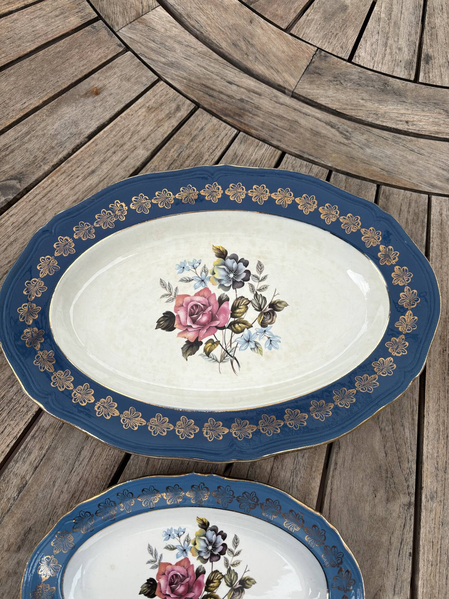 Oval plates L’Amandinoise
