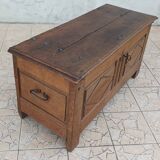 Coffre style Louis XIII en chêne, époque XXIème