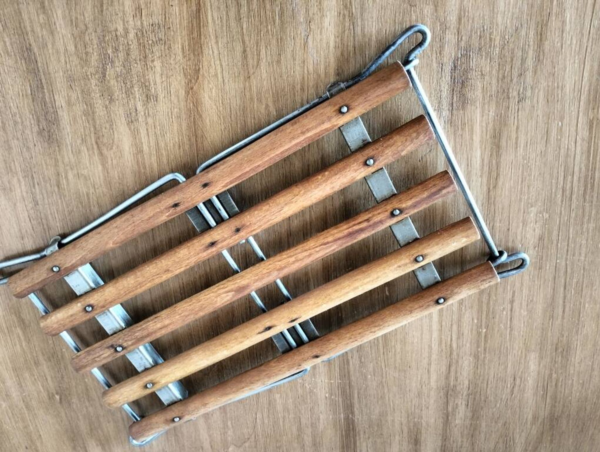 Tabouret pliant en bois