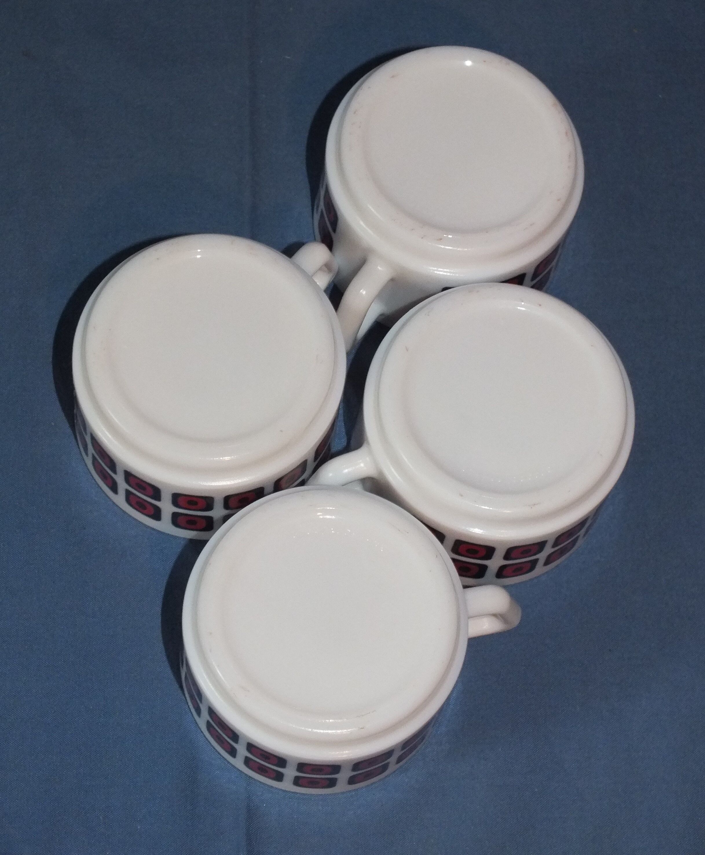 4 cups Arcopal Vintage 70s square décor Pop Polka