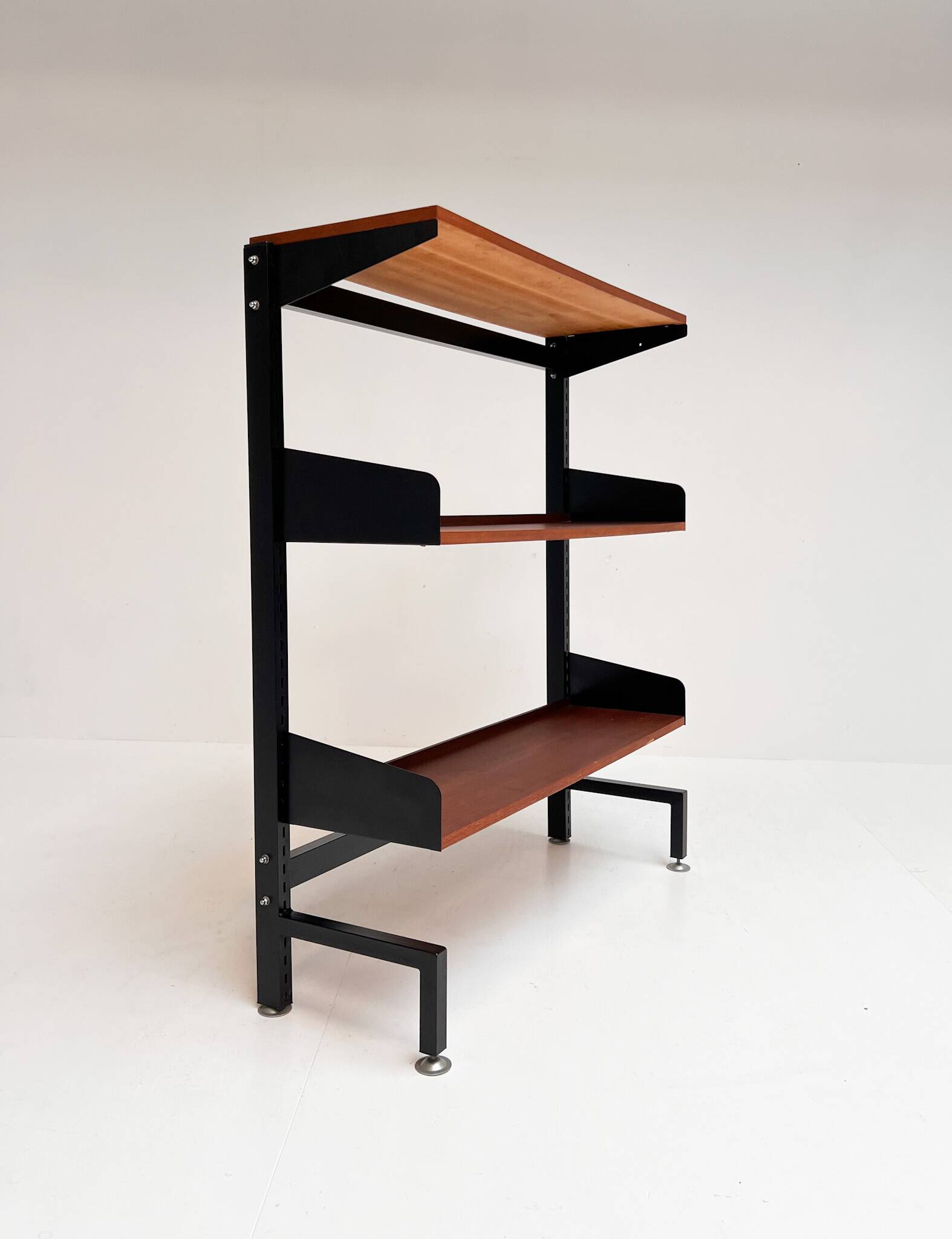 Freestanding and adjustable vintage wall unit, 1960s