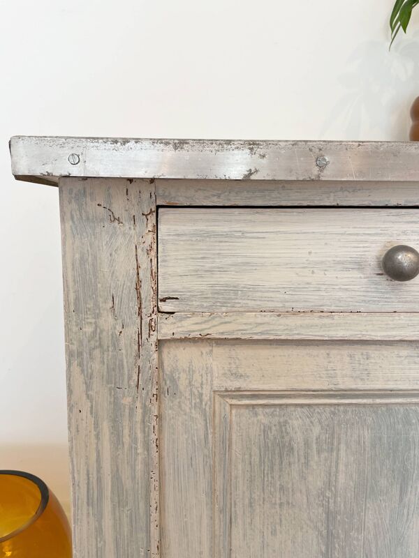Ancien buffet de campagne en bois massif