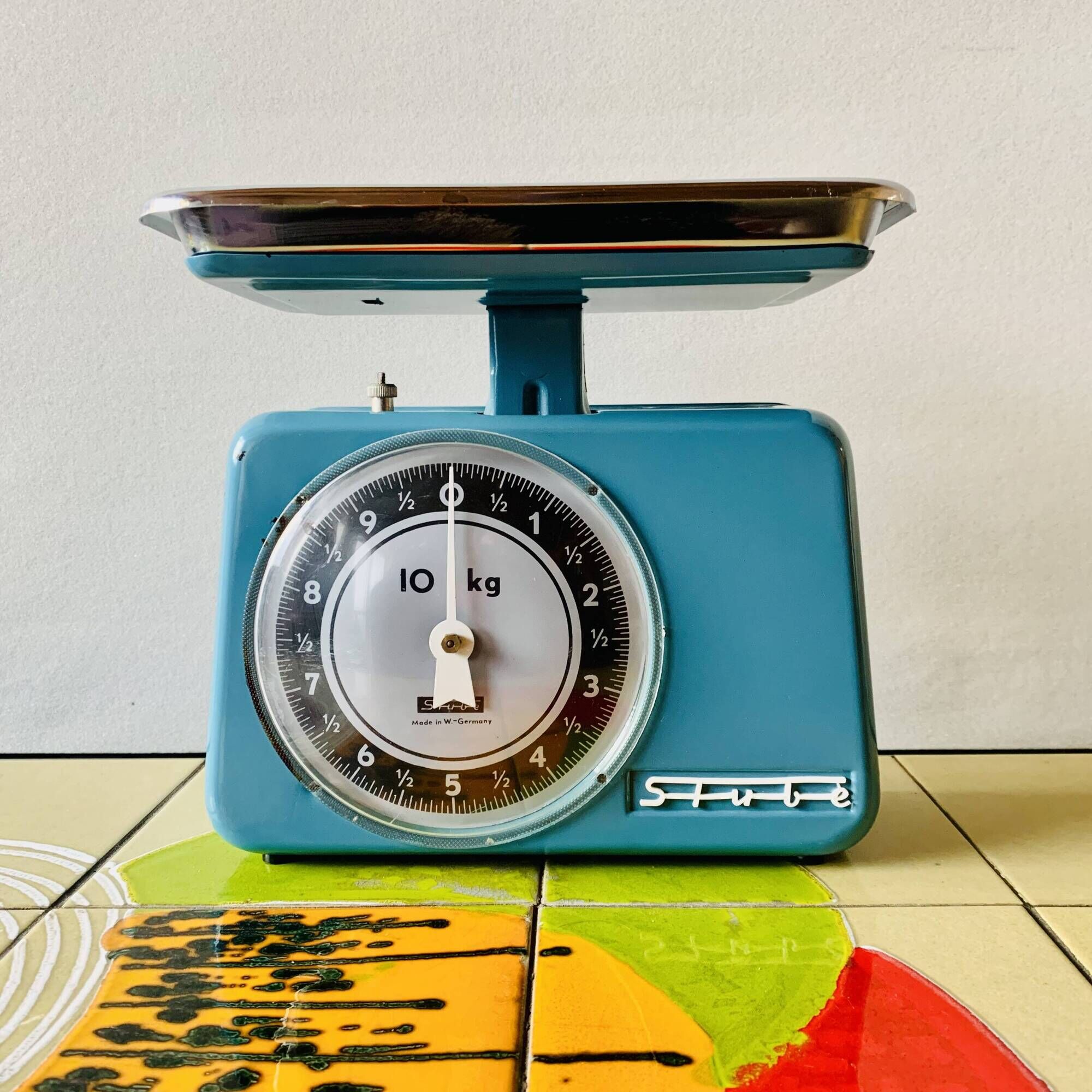Stube - balance de cuisine vintage bleue en métal émaillé - force 10