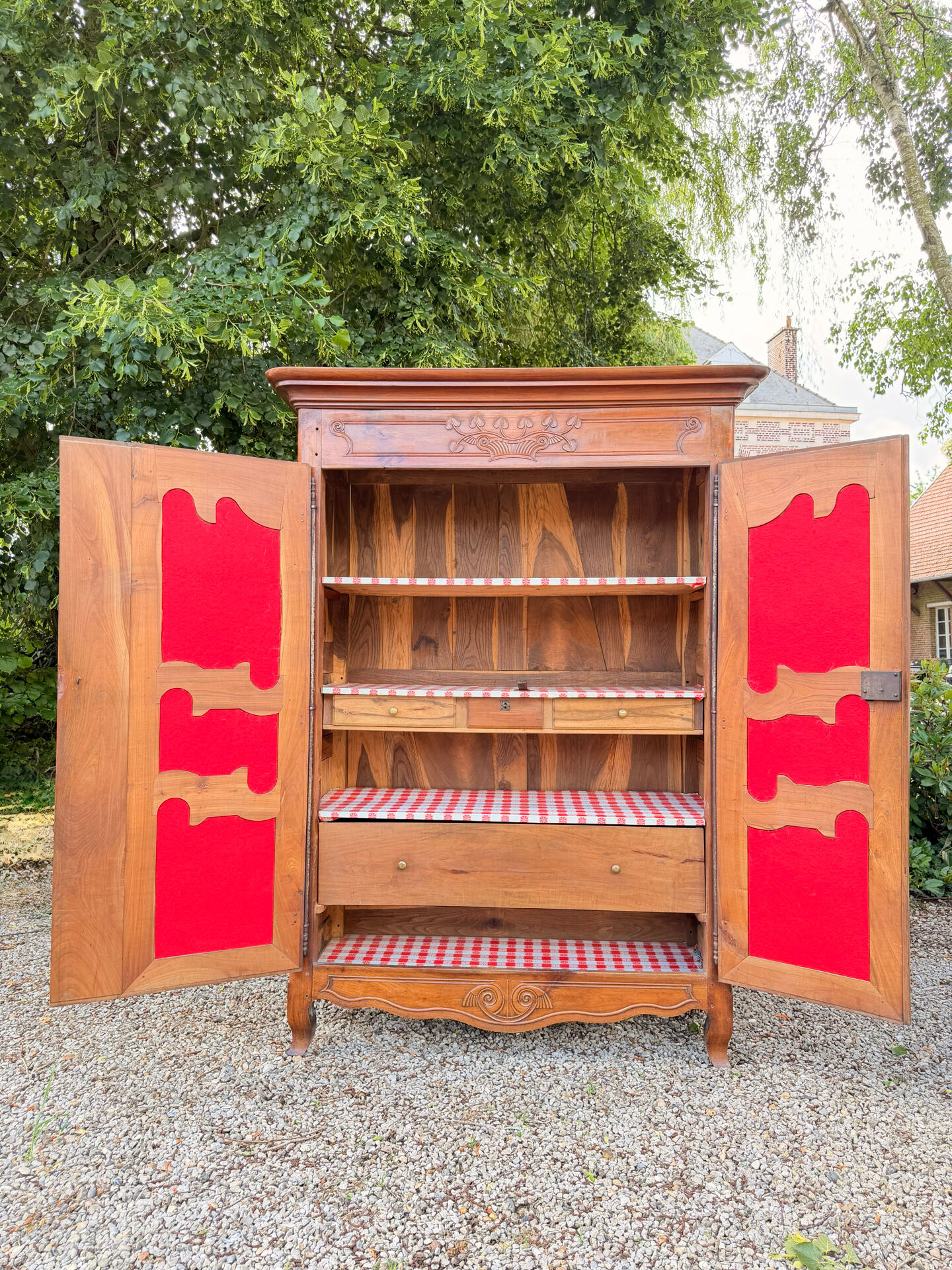 Bressane wardrobe in walnut in Louis XV style, 19th century.