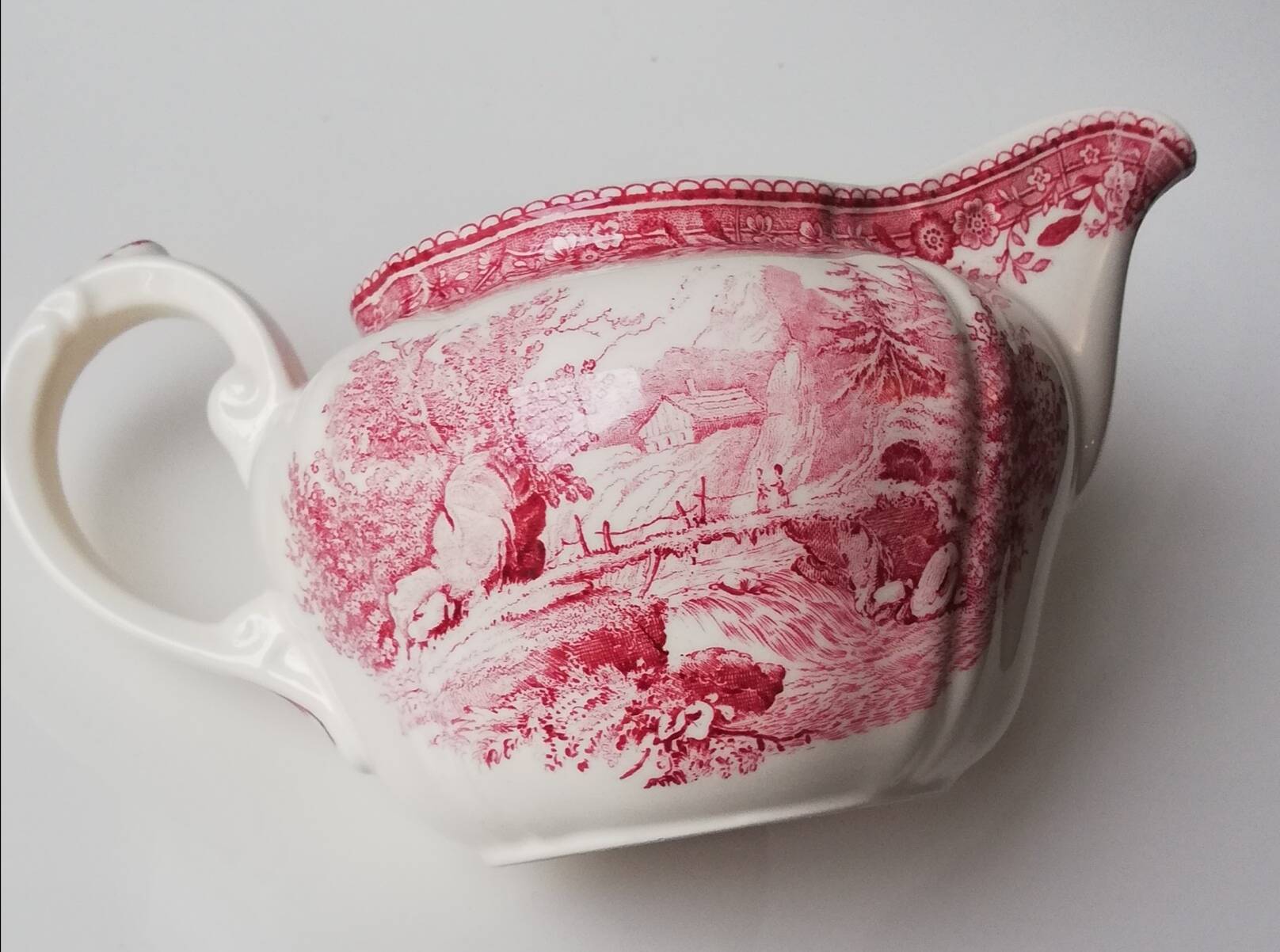 Villeroy and Boch Burgeland porcelain gravy boat