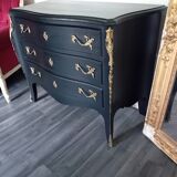 Commode galbée style Louis XV