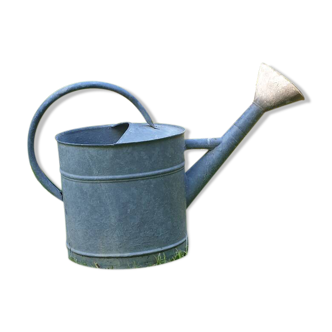 Vintage zing watering can