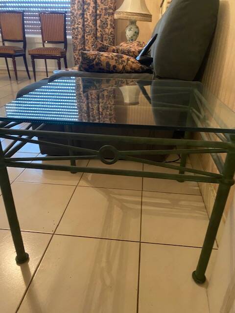 2 sofa ends